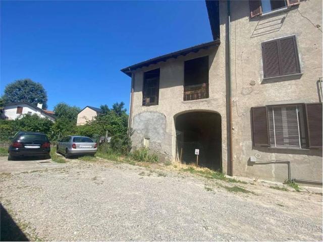 Rustico / Casale in vendita a Fino Mornasco CO