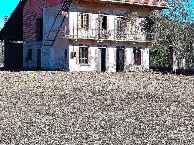 Rustico / Casale in vendita a Front TO