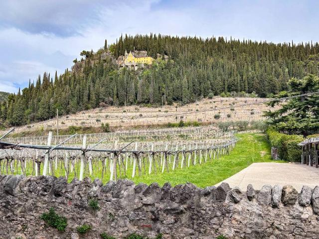 Rustico / Casale in vendita a Fumane VR