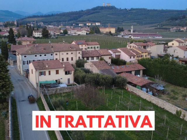 Rustico / Casale in vendita a Illasi VR