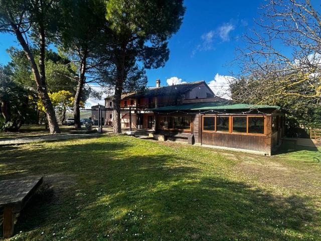 Rustico / Casale in vendita a Offagna AN