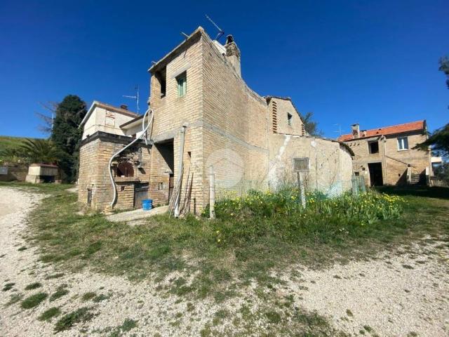 Rustico / Casale in vendita a Offida AP