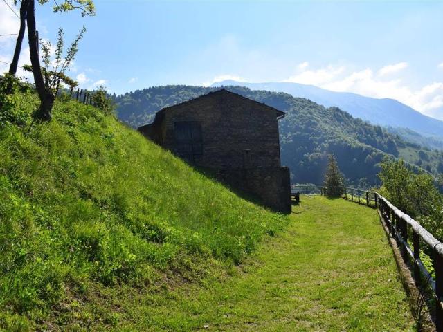 Rustico / Casale in vendita a Oltre il Colle BG