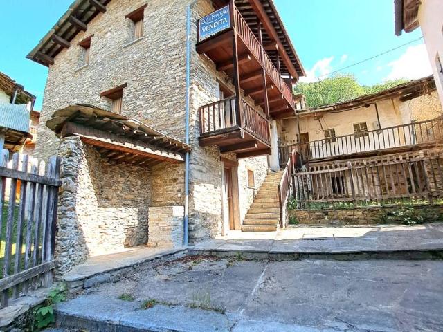 Rustico / Casale in vendita a Ostana CN