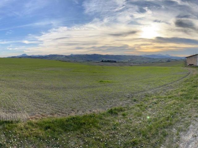 Rustico / Casale in vendita a Ostra AN