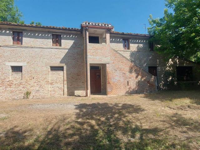 Rustico / Casale in vendita a Ostra Vetere AN