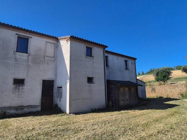 Rustico / Casale in vendita a Osimo AN
