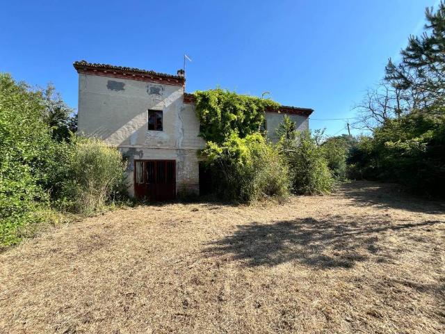 Rustico / Casale in vendita a Osimo AN
