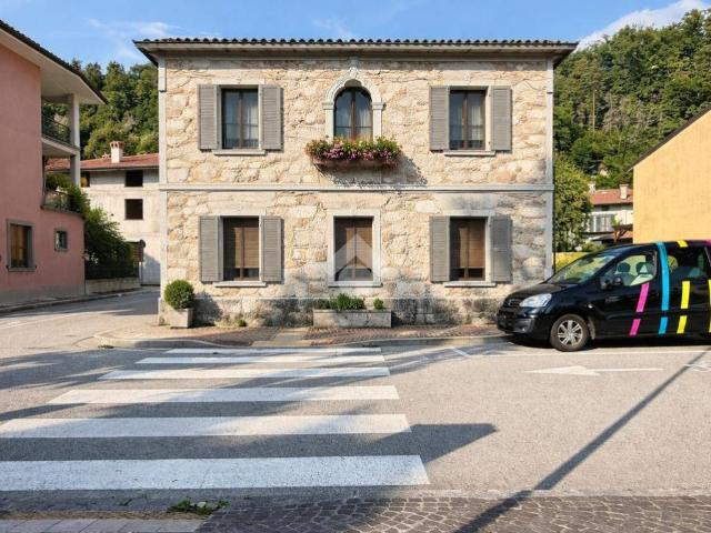 Rustico / Casale in vendita a Osoppo UD