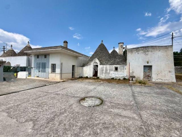 Rustico / Casale in vendita a Locorotondo BA