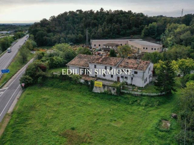 Rustico / Casale in vendita a Lonato del Garda BS