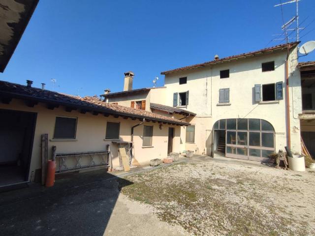 Rustico / Casale in vendita a Lonato del Garda BS