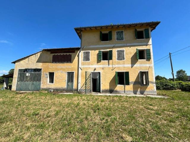 Rustico / Casale in vendita a Loreggia PD