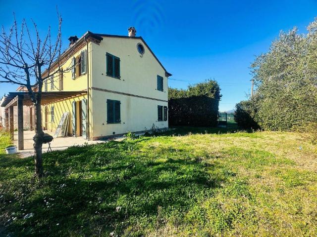 Rustico / Casale in vendita a Loreto AN