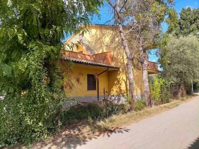 Rustico / Casale in vendita a Loreto Aprutino PE