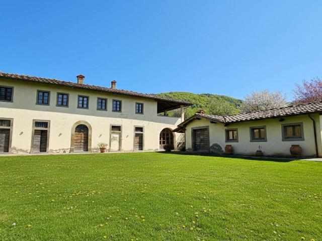 Rustico / Casale in vendita a Loro Ciuffenna AR