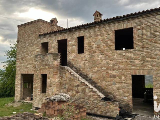 Rustico / Casale in vendita a Loro Piceno MC