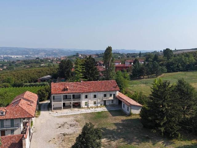 Rustico / Casale in vendita a La Morra CN