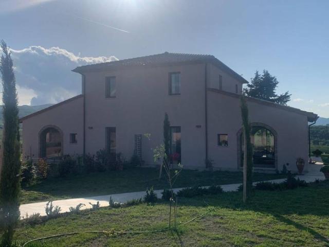 Rustico / Casale in vendita a Lajatico PI