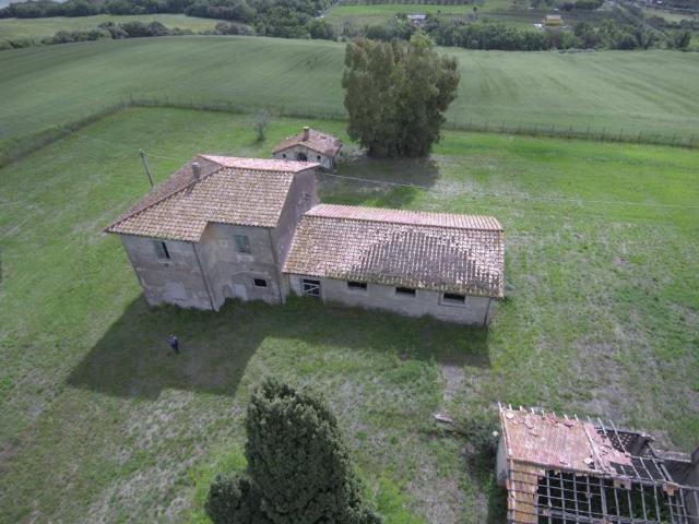 Rustico / Casale in vendita a Lanuvio RM
