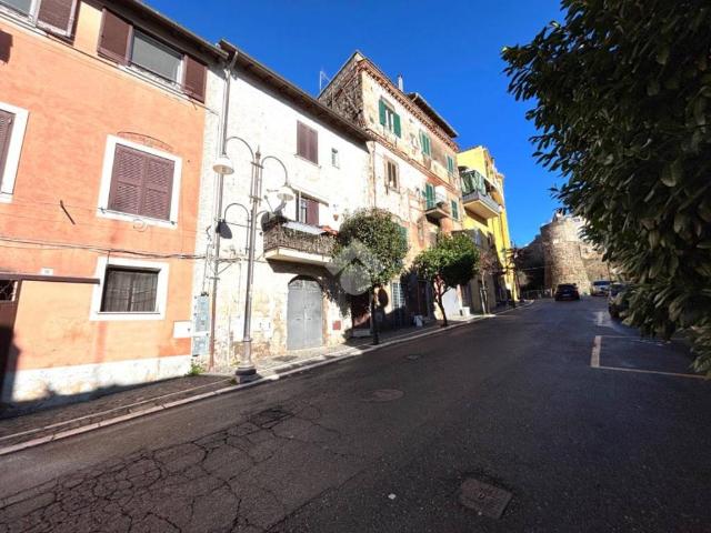 Rustico / Casale in vendita a Lanuvio RM