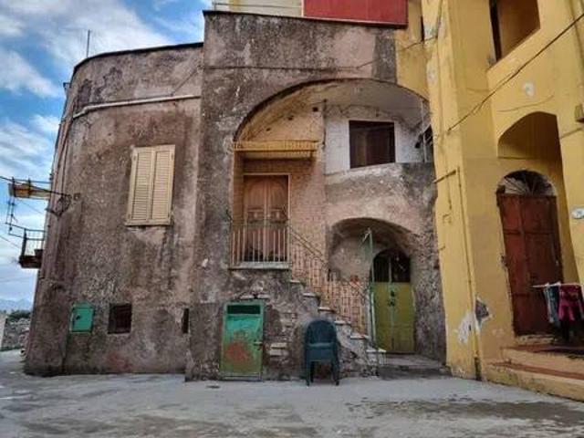 Rustico / Casale in vendita a Lettere NA