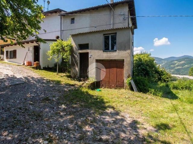 Rustico / Casale in vendita a Lesignano de' Bagni PR