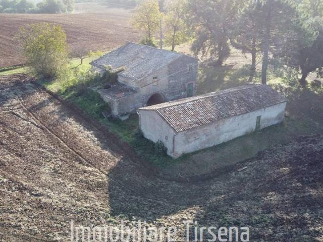 Rustico / Casale in vendita a Lubriano VT