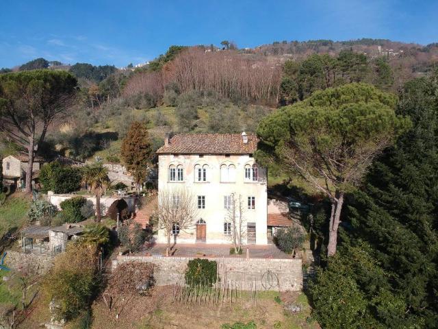 Rustico / Casale in vendita a Lucca LU