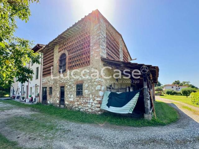 Rustico / Casale in vendita a Lucca LU