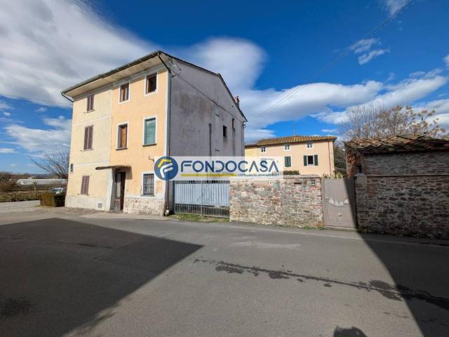 Rustico / Casale in vendita a Lucca LU