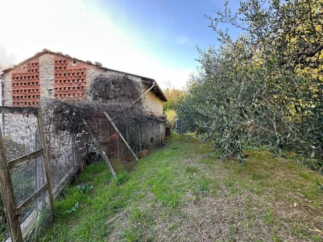 Rustico / Casale in vendita a Lucca LU