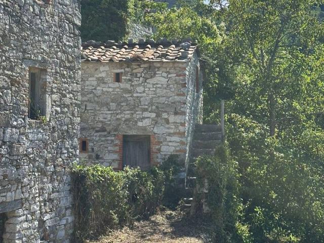 Rustico / Casale in vendita a Lucca LU