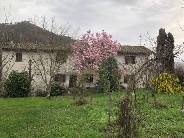 Rustico / Casale in vendita a Lucca LU