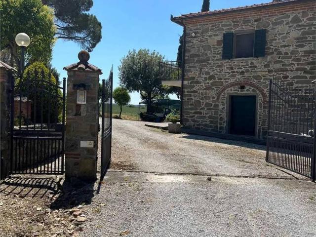 Rustico / Casale in vendita a Lucignano AR