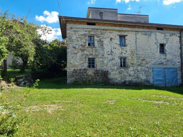 Rustico / Casale in vendita a Lugagnano Val d'Arda PC