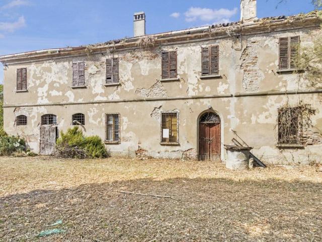 Rustico / Casale in vendita a Lugo RA