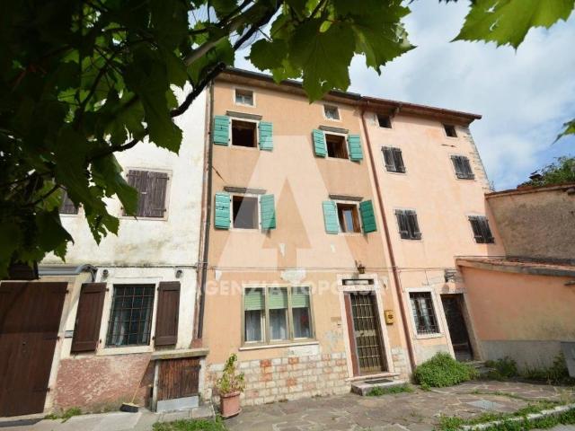 Rustico / Casale in vendita a Lusiana Conco VI