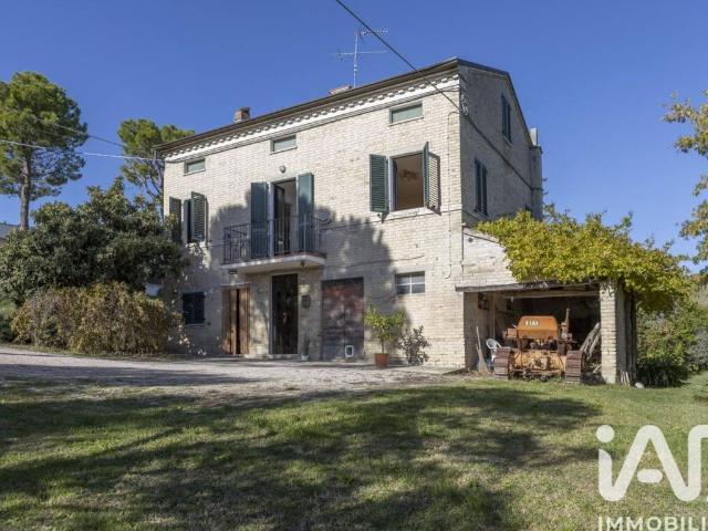 Rustico / Casale in vendita a Mogliano MC