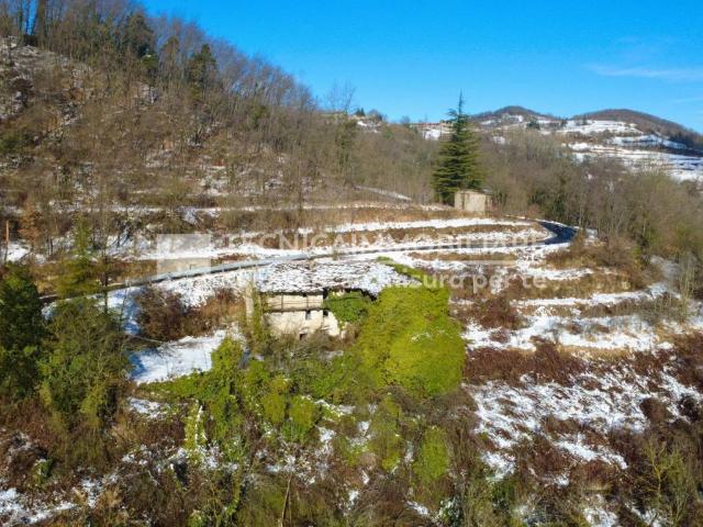 Rustico / Casale in vendita a Mombarcaro CN