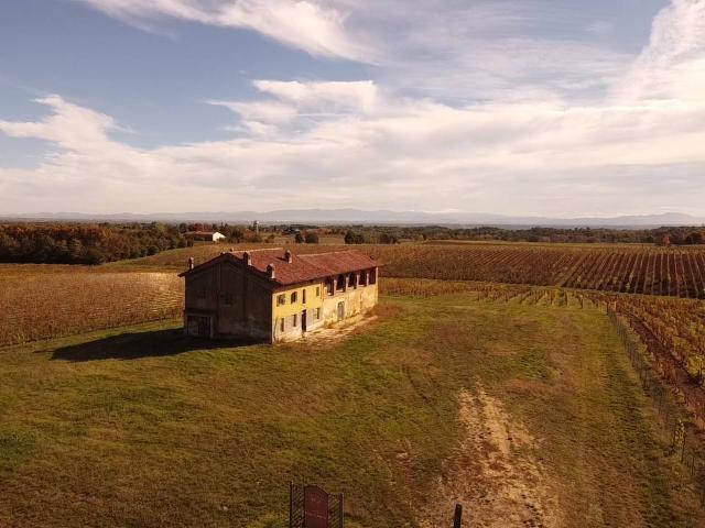 Rustico / Casale in vendita a Mombaruzzo AT