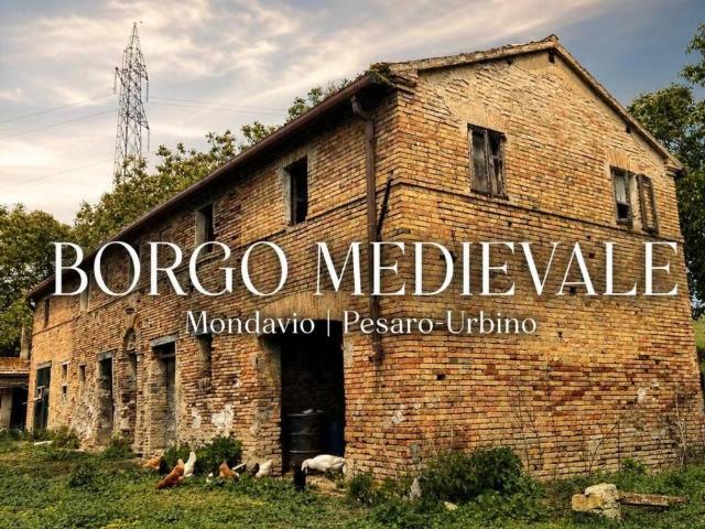 Rustico / Casale in vendita a Mondavio PU