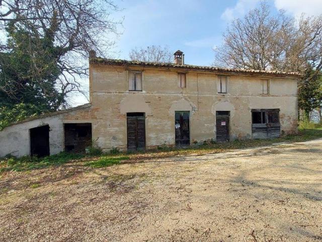 Rustico / Casale in vendita a Mondavio PU