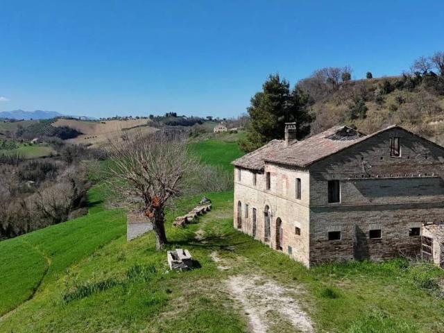 Rustico / Casale in vendita a Montottone FM