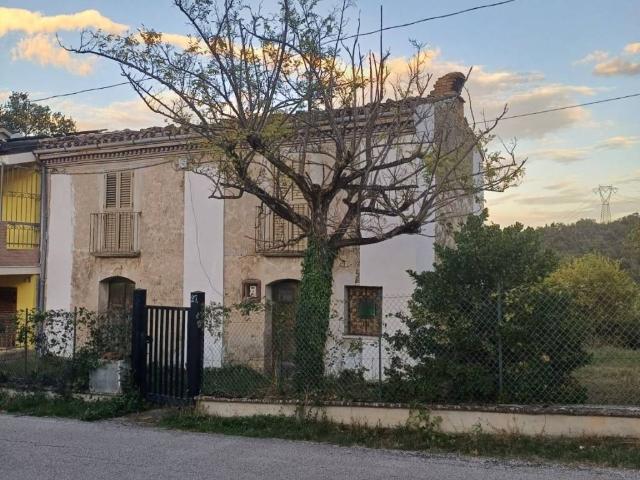 Rustico / Casale in vendita a Montorio al Vomano TE