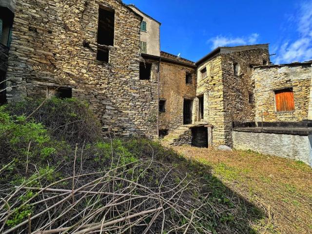 Rustico / Casale in vendita a Montalto Carpasio IM