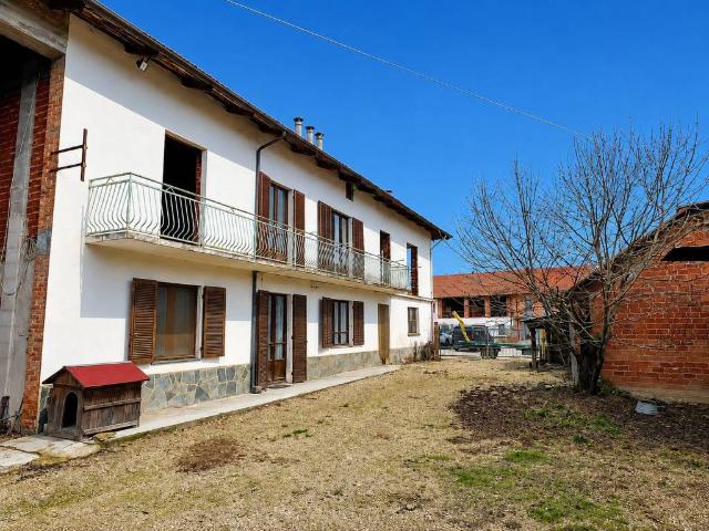Rustico / Casale in vendita a Monteu Roero CN