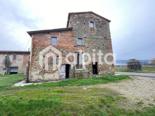 Rustico / Casale in vendita a Montevarchi AR