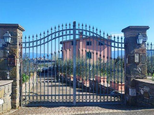 Rustico / Casale in vendita a Monte Compatri RM