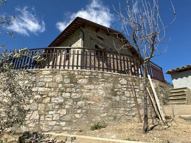 Rustico / Casale in vendita a Monte Castello di Vibio PG